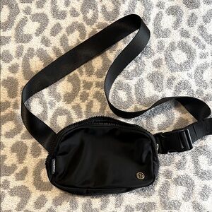 lululemon athletica Black Belt Bag / crossbody